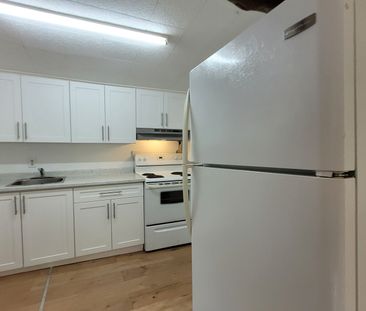 For Lease - 23 Glen Street, Wasaga Beach, Ontario - Photo 3