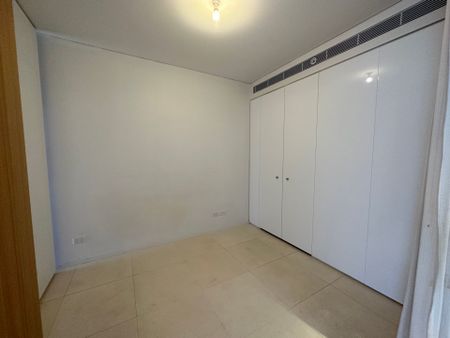 Gorgeous Studio Apartment - Photo 2