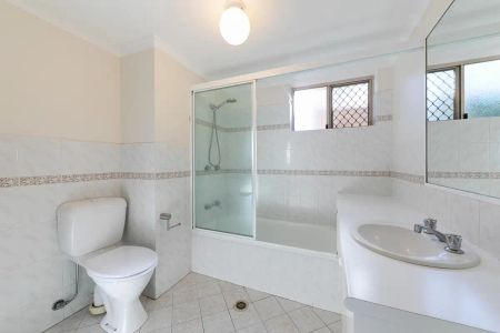 “Ground Floor Apartment with Rear Yard” - Photo 3