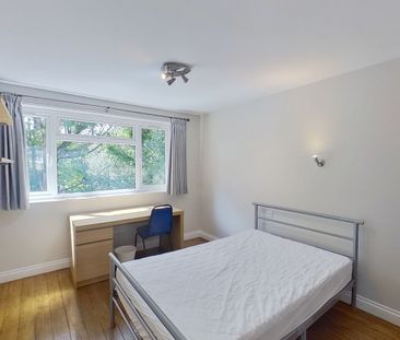 Friars Court - Photo 5