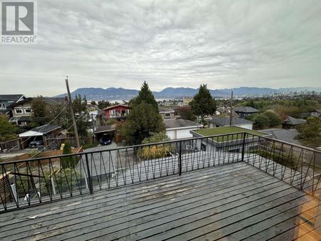 3845 W 13 AVENUE, Vancouver, British Columbia - Photo 2