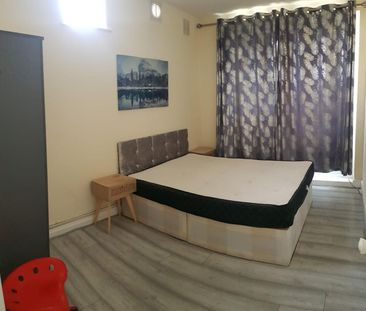 1 Bed Flat, Heming Road, HA8 - Photo 5
