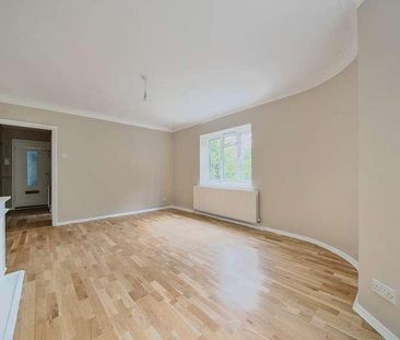 Queens Road, Richmond, TW10 - Photo 2