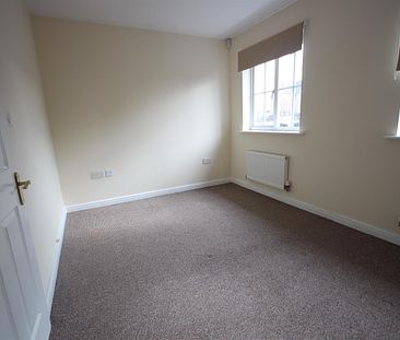 2 bedroom End Terraced to let - Photo 1