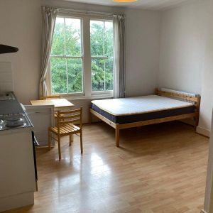 Studio to rent - Photo 2