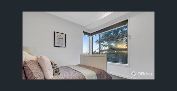 Modern 4-Bedroom Retreat Minutes from the Beach - Photo 1