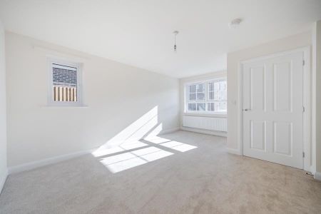 Ilex Drive, Fiddington Fields, Tewkesbury, Gloucestershire - Photo 4