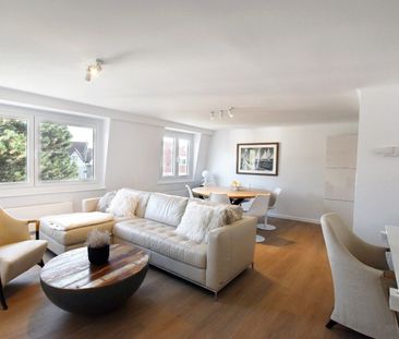 Mooi gemeubeld appartement rustig gelegen, doch centraal - Photo 1