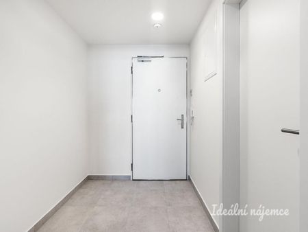 Pronájem bytu 1+kk 32 m2 - Fotografie 2