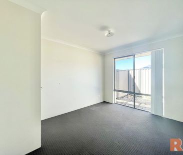 3 Bedroom Dual Key Property in a Great Location - Photo 3