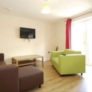 Quaker Lane, Plymouth, PL3 - Photo 2