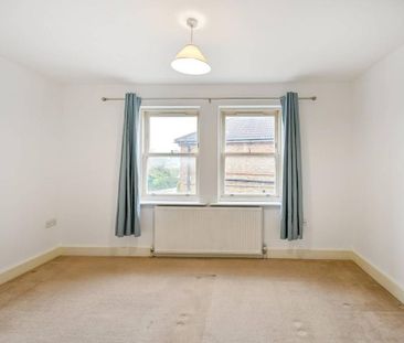 3 bedroom mews to rent - Photo 4