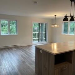 CHÂTEAUGUAY - 4 1/2 situé au 3e étage face à la forêt, disponible maintenant - Photo 3