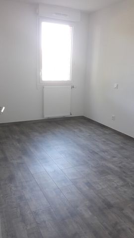 Location Appartement 2 pièces 40m² LAUNAGUET 31140 - Photo 5