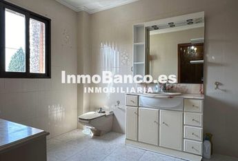 Luxury Villa for rent in Chiva, Spain