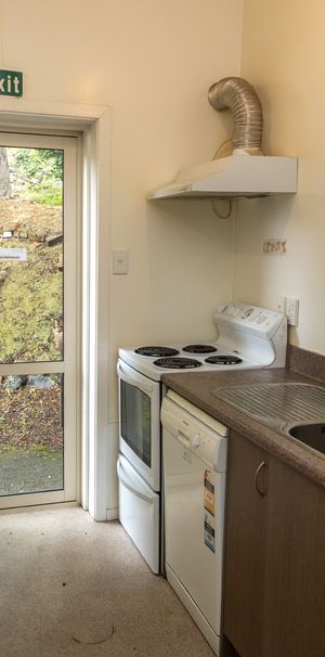 Centrally Located Boarding House - Photo 1