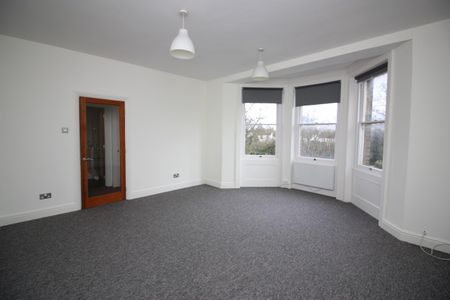 Surbiton Hill Park, Surbiton - Photo 4