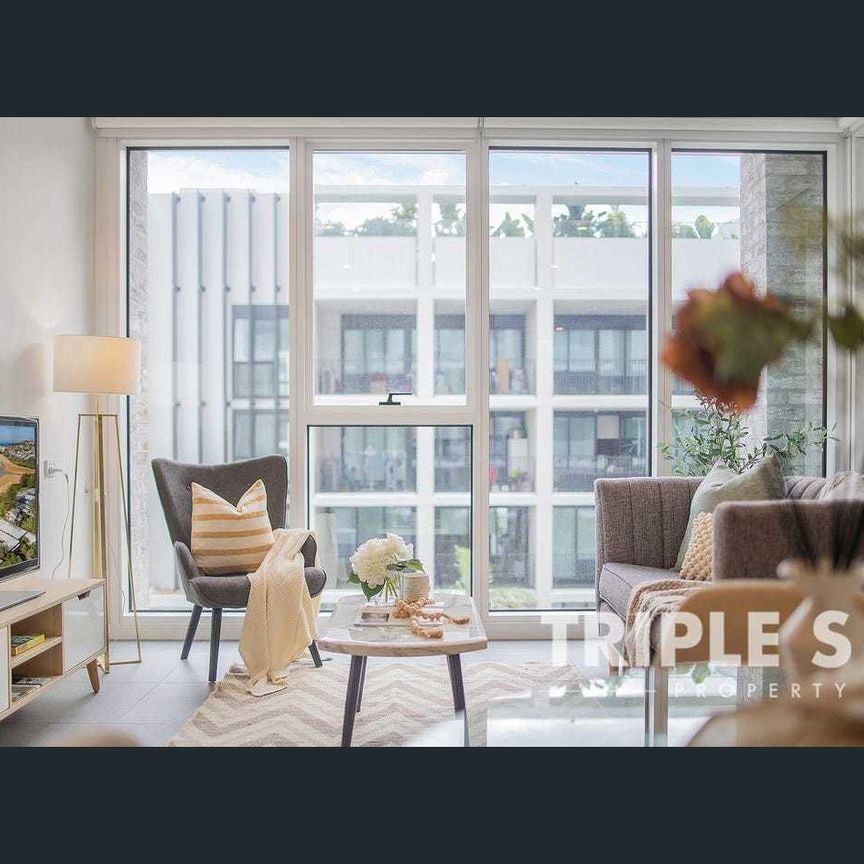 Nearly brand new one-bedroom & Double car park space & Biggest layout & Unfurnished - Photo 1