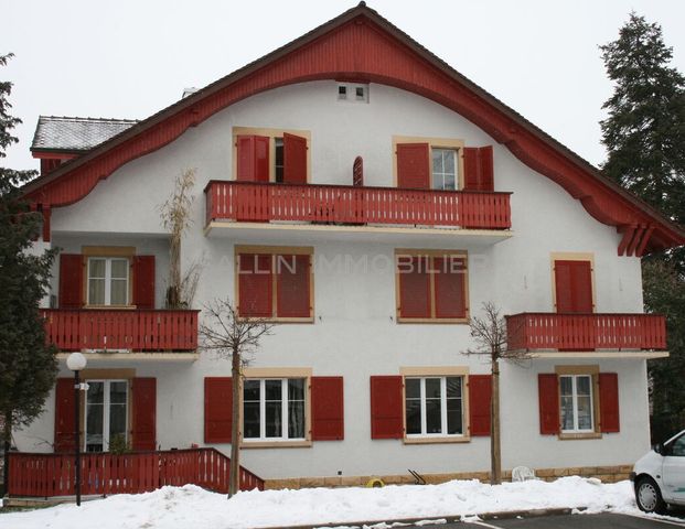 BEL APPARTEMENT DE 2½ PIECES PROCHE DE TOUTES COMMODITES - Photo 1