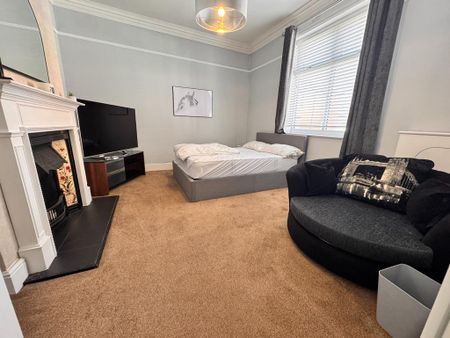 4 bedroom terraced house to rent - Photo 3