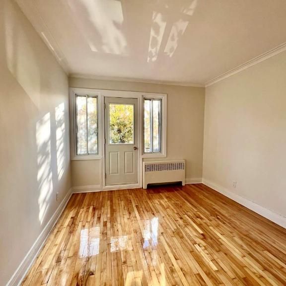 4 ½ RÉNOVÉ – CENTRALE, LUMINEUX, ÉLECTROS INCLUS - Photo 1