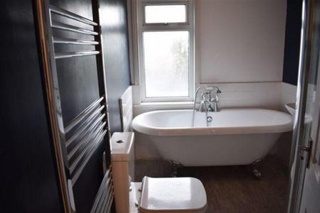 2 bedroom terraced house to rent - Photo 2