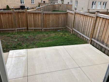 For Lease - 31 Banbridge Crescent, Brampton, Ontario - Photo 5