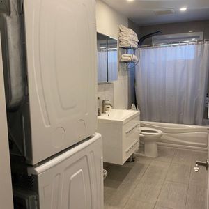 4 1/2 IMMEDIATE - 2E ETAGE - LASALLE - Photo 2