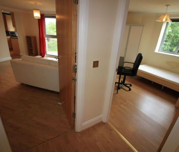 3 bedroom flat to rent - Photo 3