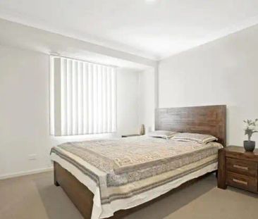 “4 Bedrooms ! 2 Bath ! 2 Car ! Ducted Air !” - Photo 5