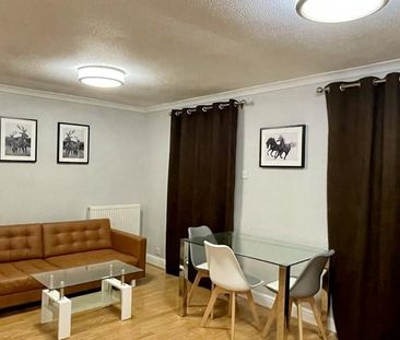 1 Bed Flat, Kingfisher Place, RG1 - Photo 2