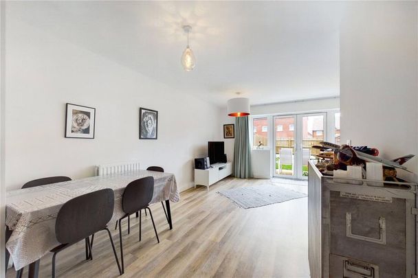 3 bedroom end of terrace house to rent - Photo 1