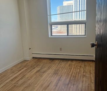 1 BDRM/1 BATH - 115 3RD AVE S - Available Now - Photo 2