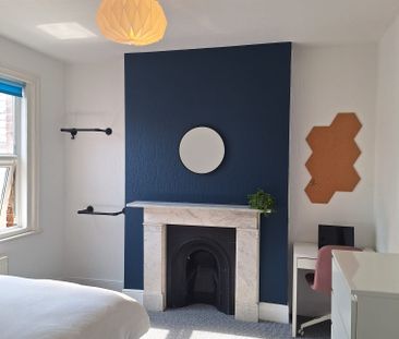 6 bedroom house *one room available* - Photo 3