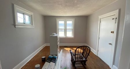 156 Dunlop St W #3 Barrie | $1400 per month | Utilities Included - Photo 2