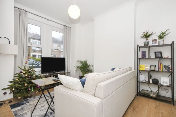 Terraced House to rent - Blandford Road, Beckenham, BR3 - Photo 1