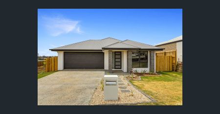 Brilliant Near-New 4 Bedroom Home - Photo 5