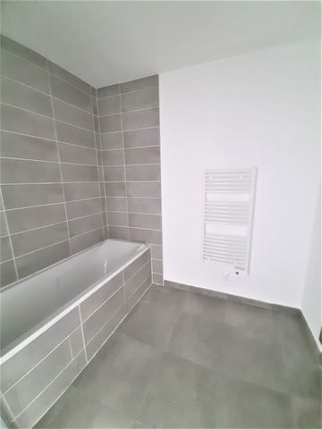 Location Appartement 3 pièces 63m² NIMES 30000 - Photo 3