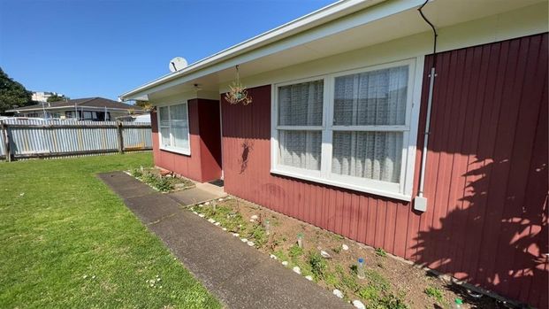 1/7 Thompson Street, Mangere East, Auckland - Photo 1