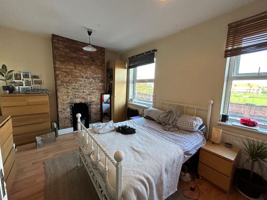 4 Bed Terraced House, Moseley Road, M14 - Photo 1