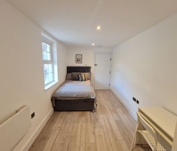 Studio Flat, Kynaston Road, N16 - Photo 1