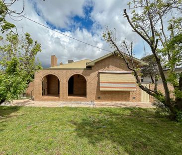 Spacious 4 Bedroom Family Home - Photo 1