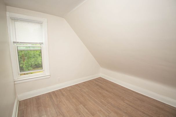 **ALL INCLUSIVE APARTMENT NEAR THE CANAL IN WELLAND AVAILBLE!** - Photo 1