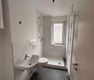 Erstbezug nach Kernsanierung - Helle, moderne, 2,5 Zimmer Wohnung i... - Foto 2