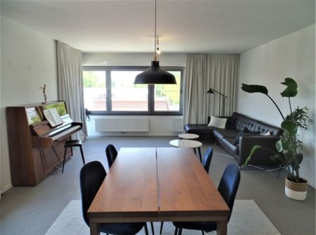 Lichtrijk appartement met 2 slaapkamers, ingerichte keuken en fietsenstalling! - Foto 2