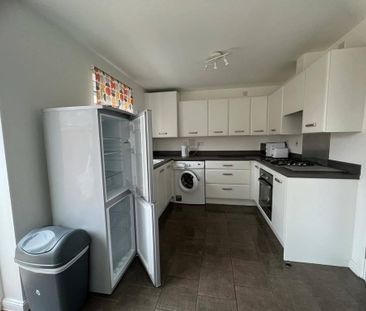 3 bedroom detached house to rent - Photo 4