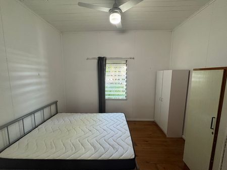 Queenslander in Convenient Location - Photo 4