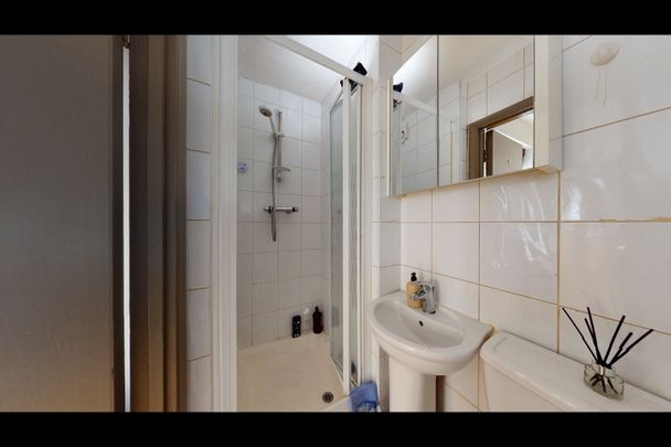 Studio Flat, Kilburn High Road, NW6 - Photo 1