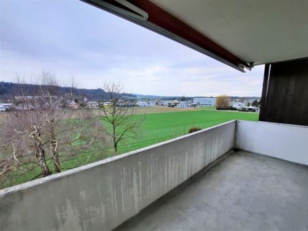 Deine eigene Wohnung mit Balkon, geräumiger Küche und grosszügigen Zimmern - Photo 4