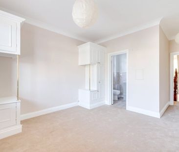 A large four double bedroom family home situated on a prime residen... - Photo 6